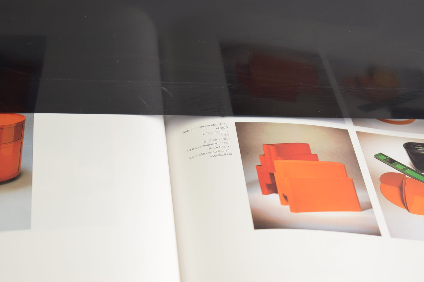 L'utopie du tout plastique kartell magazine rack