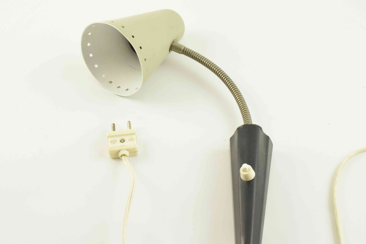hala busquet, mint green yellow, sconces, anvia hoogervorst, pinocchio lamp, pinokkio lamp, 1950s lamp, hala, wall lamp, wall light, fifties light, mid century modern, mid mod