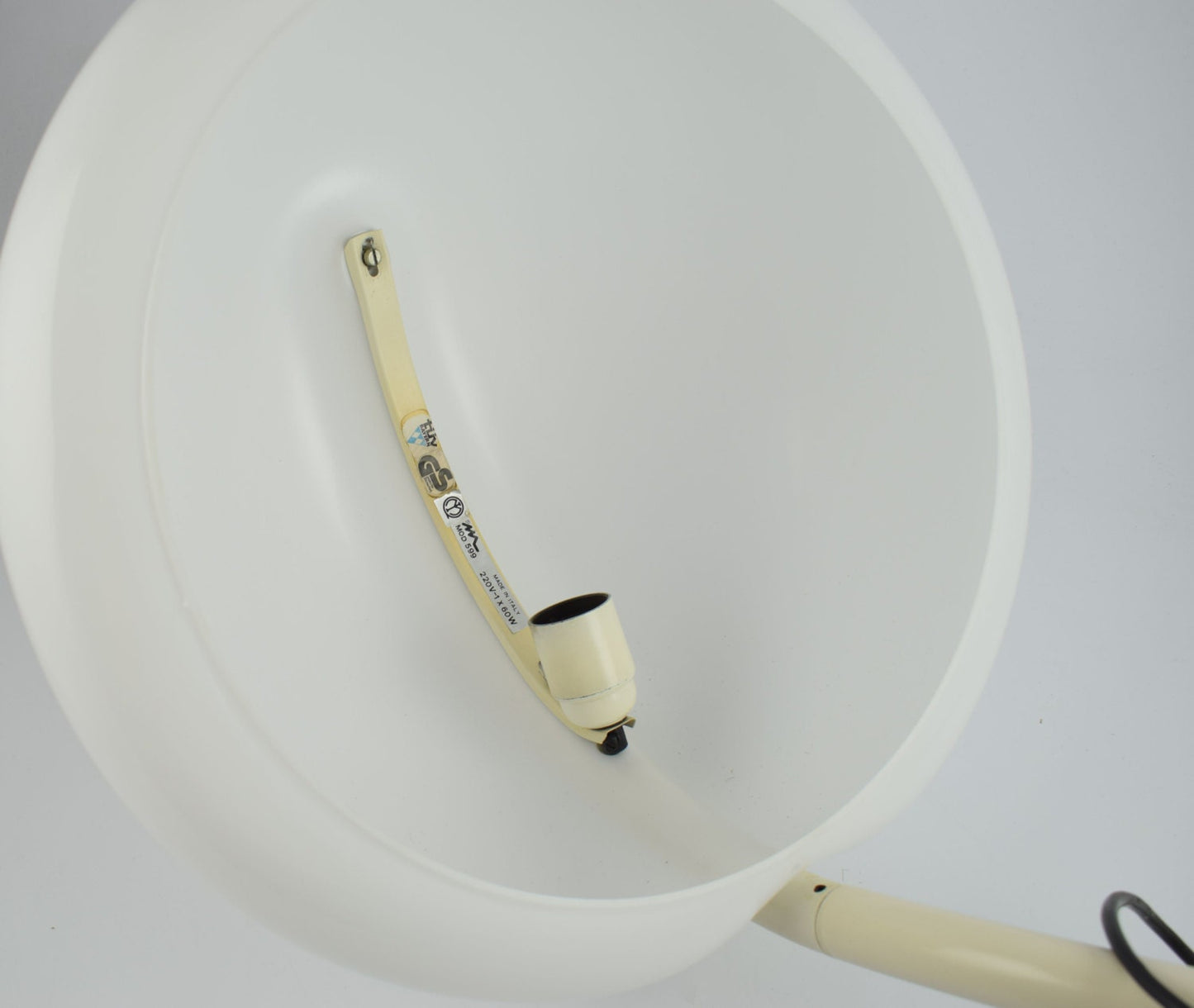 Italian design icon from Elio Martinelli Serpente tavolo 599, tablelamp from Martinelli Luce