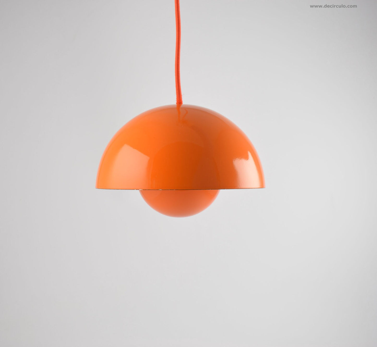 Oranje emaille op staal Bloempot van Verner Panton voor Louis Poulsen. Originele Deense emaille versie uit de jaren 60