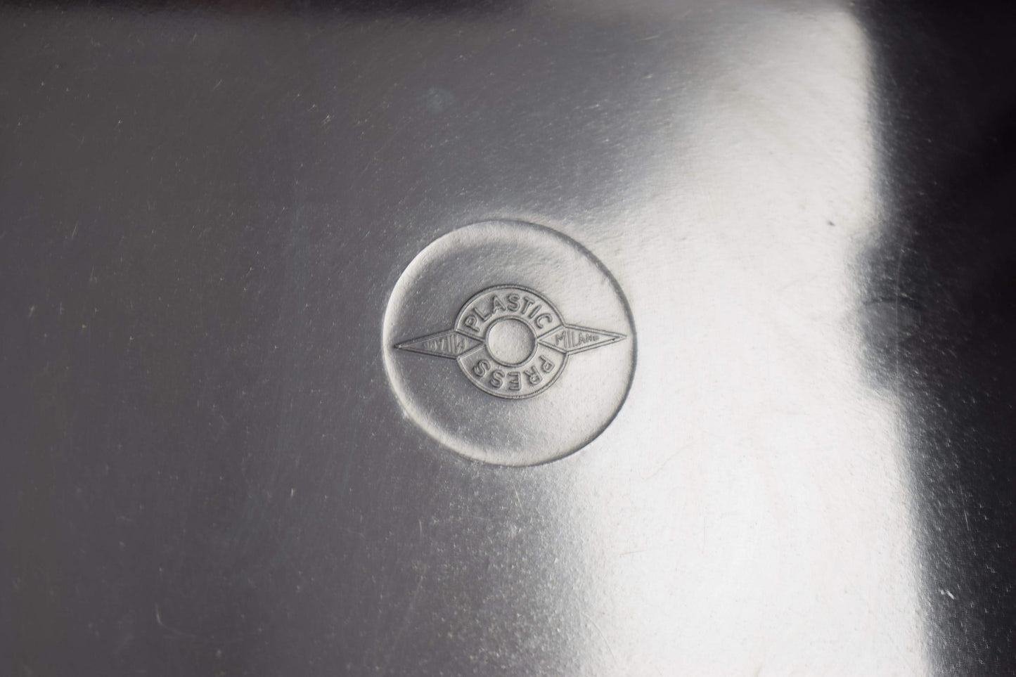 Mid Century Modern bakelieten medicijnkastje, wandkastje uit de jaren 50