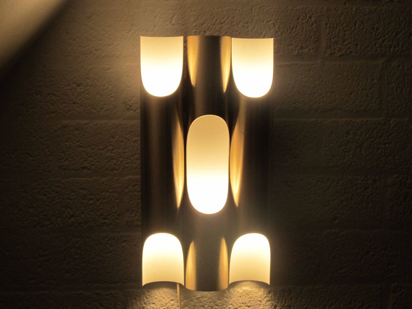 RAAK Amsterdam Fuga Orgelkandelaars van Maija Lisa Koumalainen, design wandlamp van raak light architects