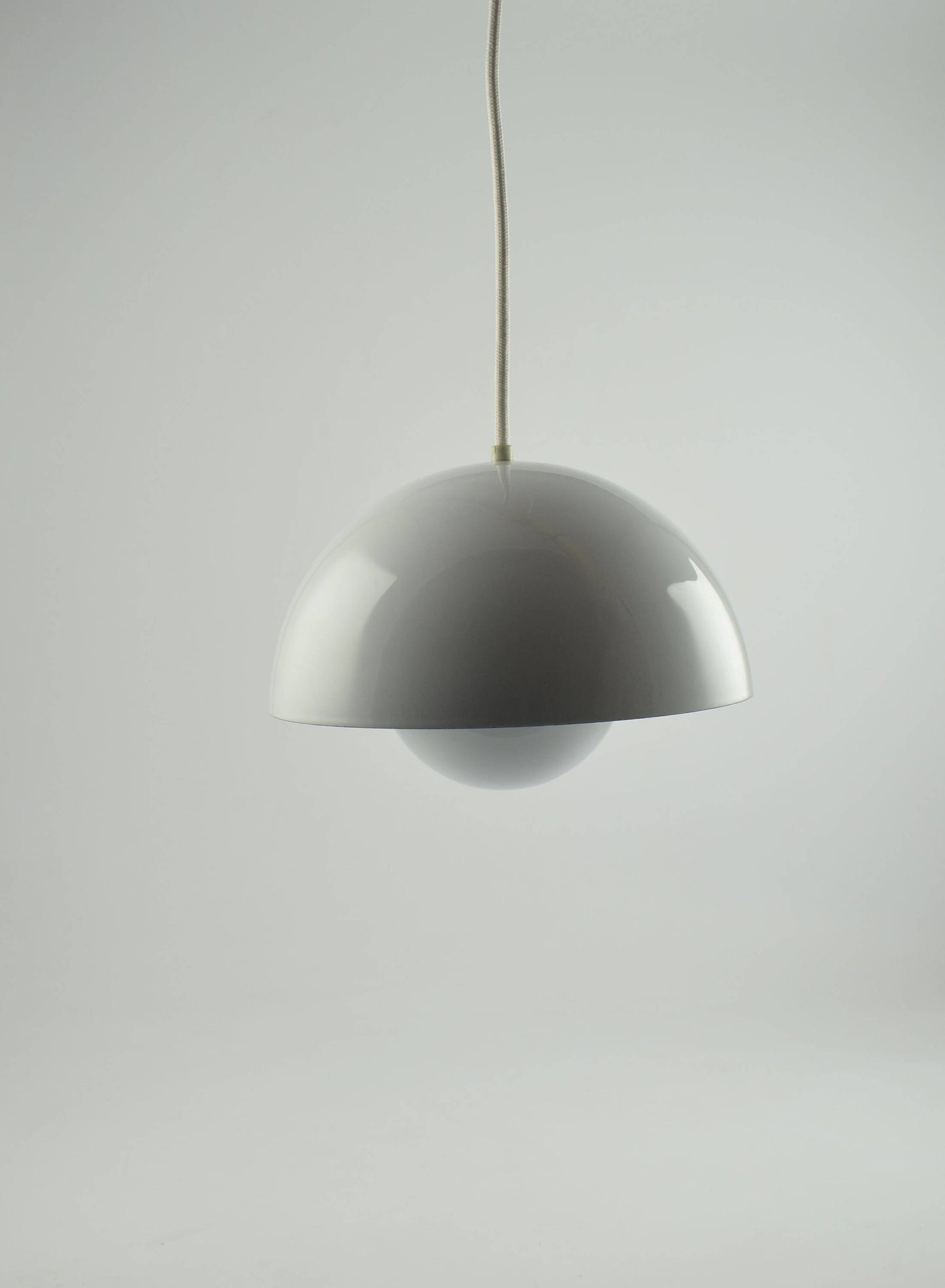 White enamel on steel Flowerpot from Verner Panton for Louis Poulsen. Original 1960s danish enamel version