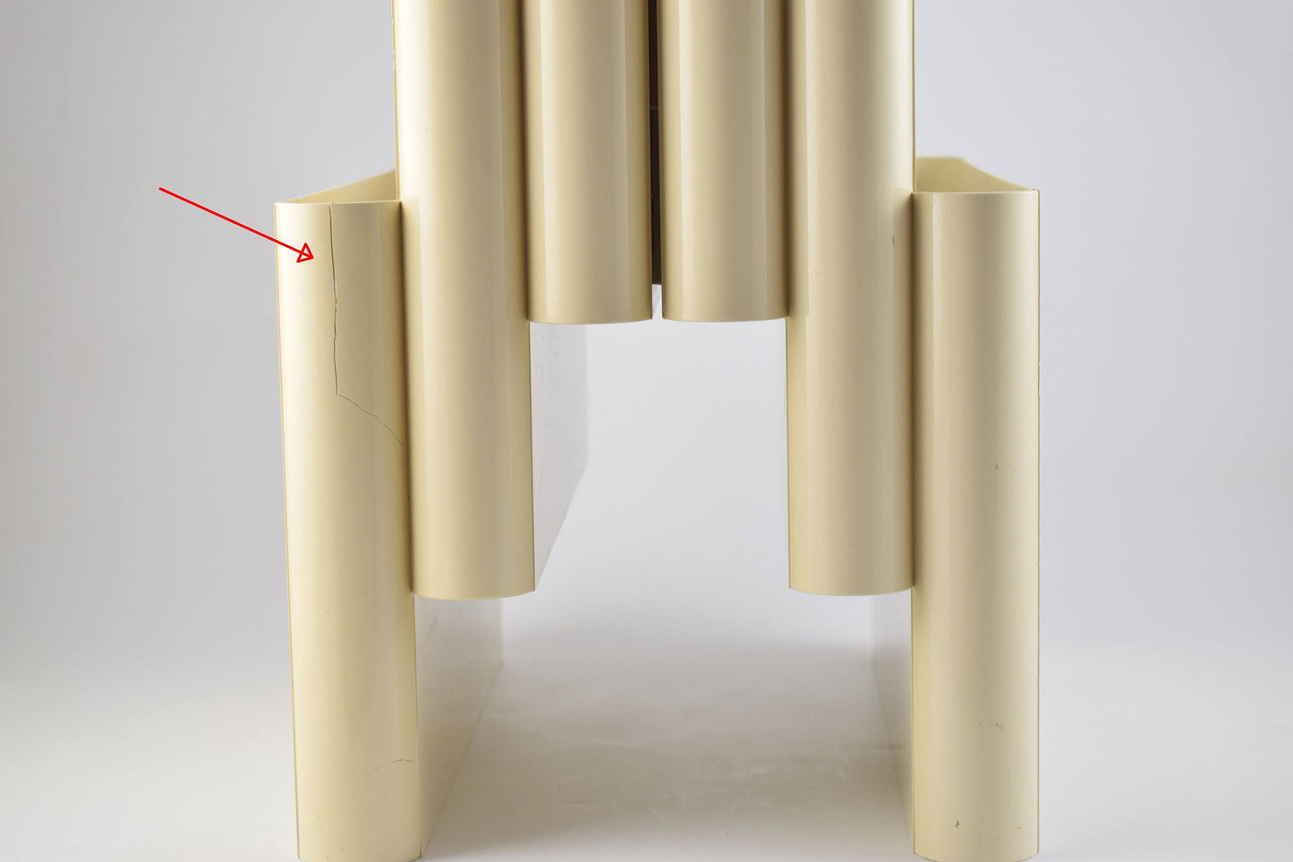 Kartell Giotto Stoppino Gran estante para revistas o periódicos vintage blanco de los años 70