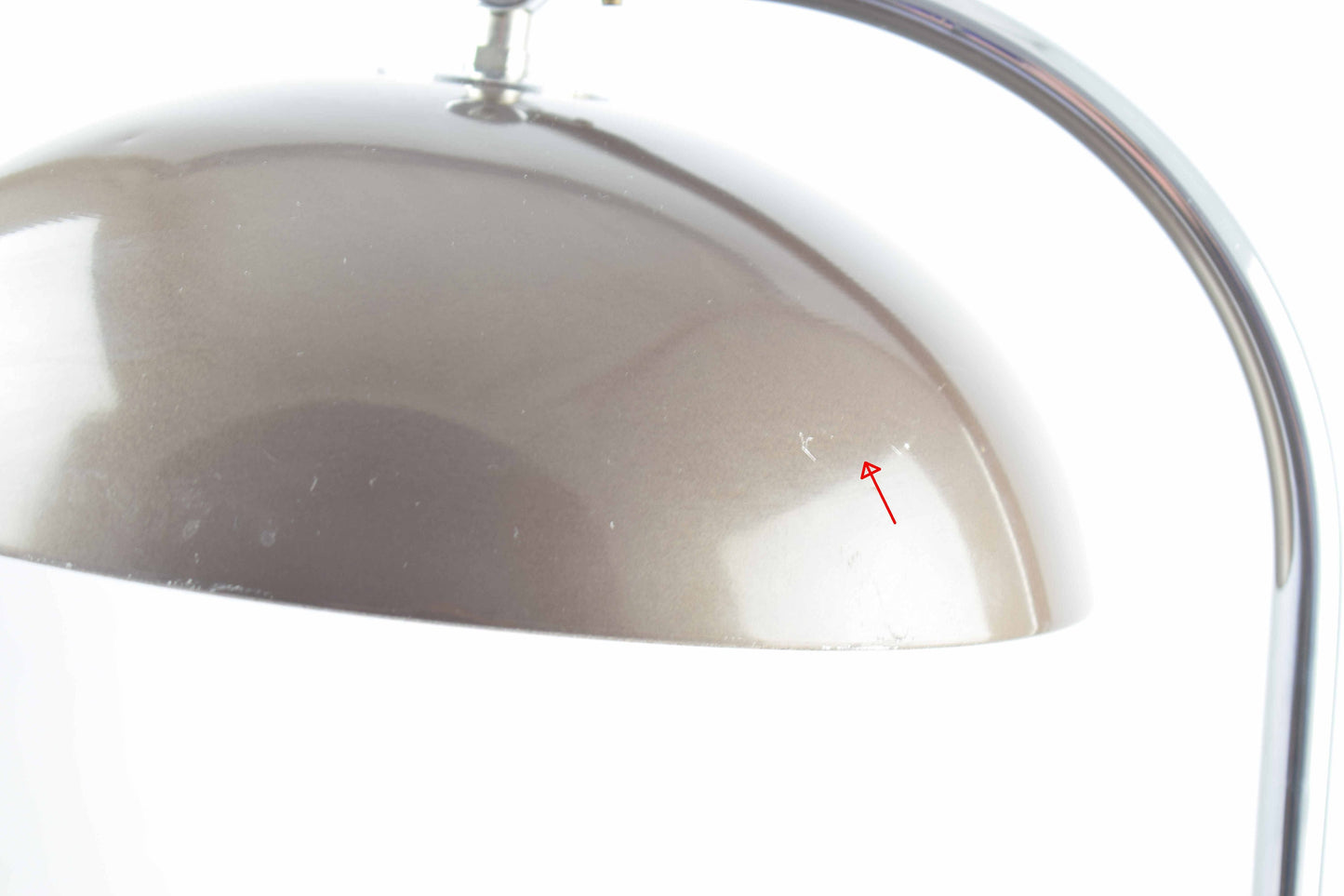 Lámpara de escritorio Hala Modelo 144 diseñada por Busquet, famosa lámpara de mesa de diseño marrón y cromado de los Países Bajos