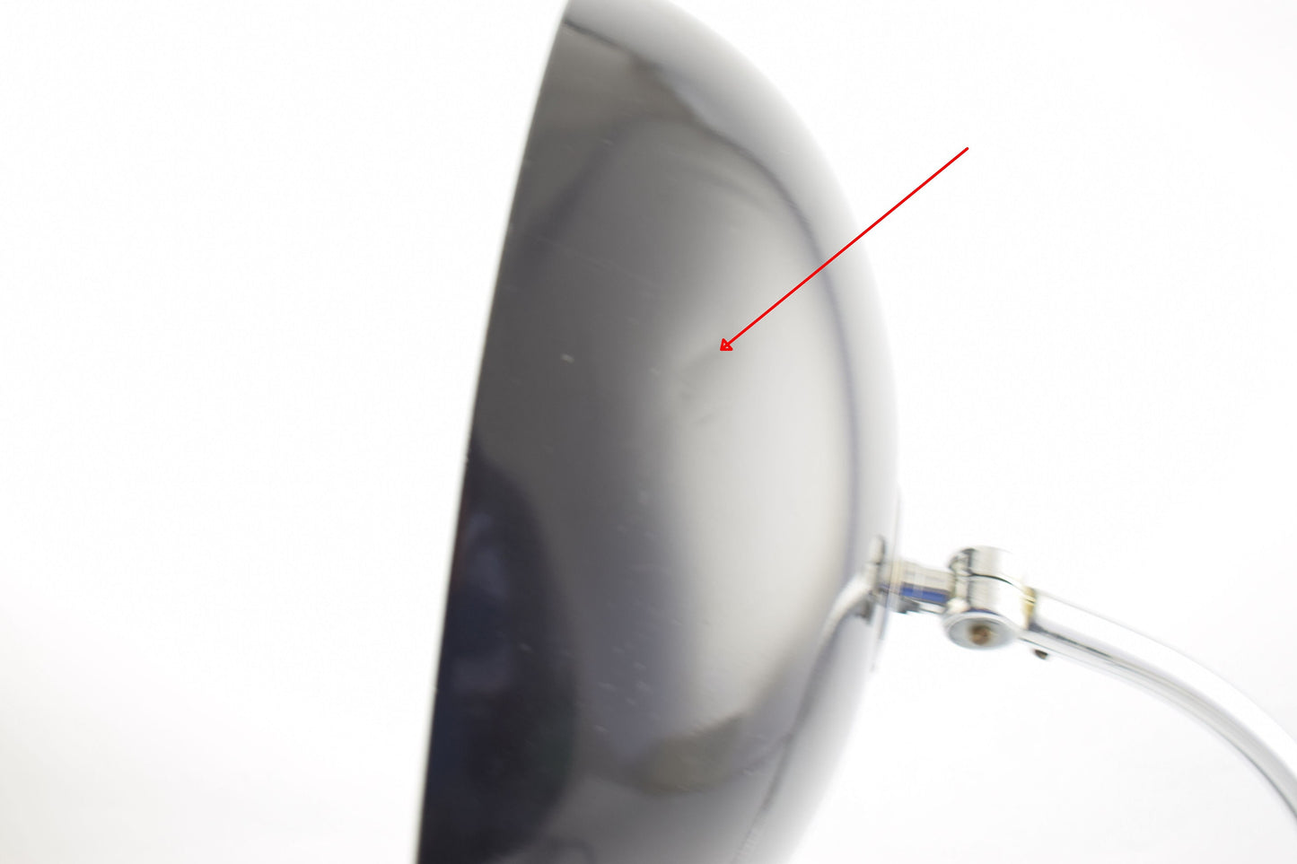 Lámpara de escritorio Hala Modelo 144 diseñada por Busquet, famosa lámpara de mesa de diseño en negro y cromo de los Países Bajos