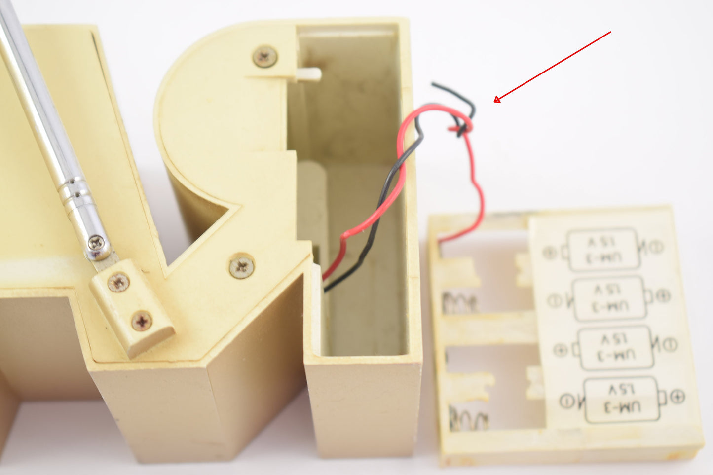 WERKT NIET Radio radio Model in de vorm van het woord radio.