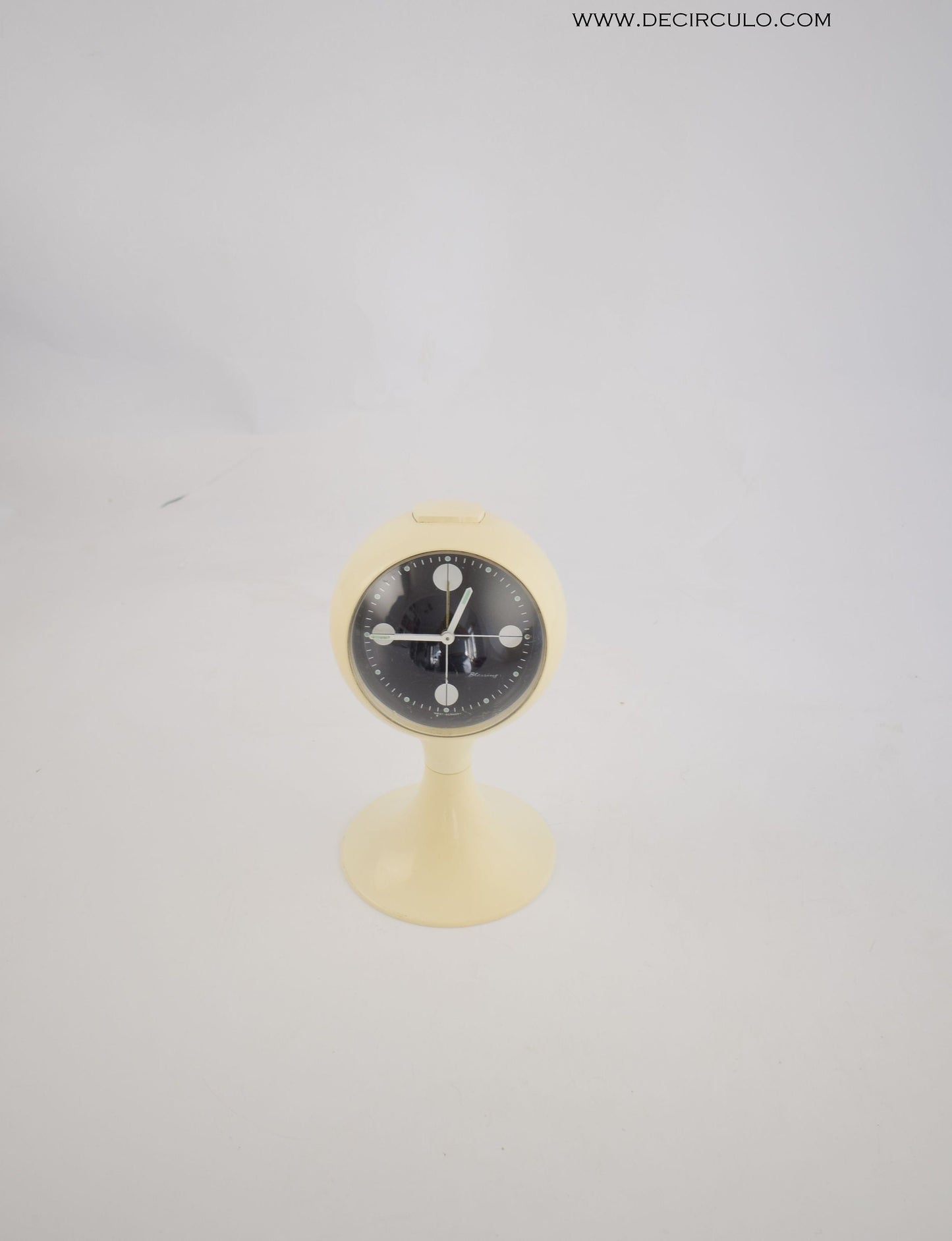 Blessing alarm clock, white pedestal tulip shape, made in Germany. Space age era, made of plastic from the early 1970S