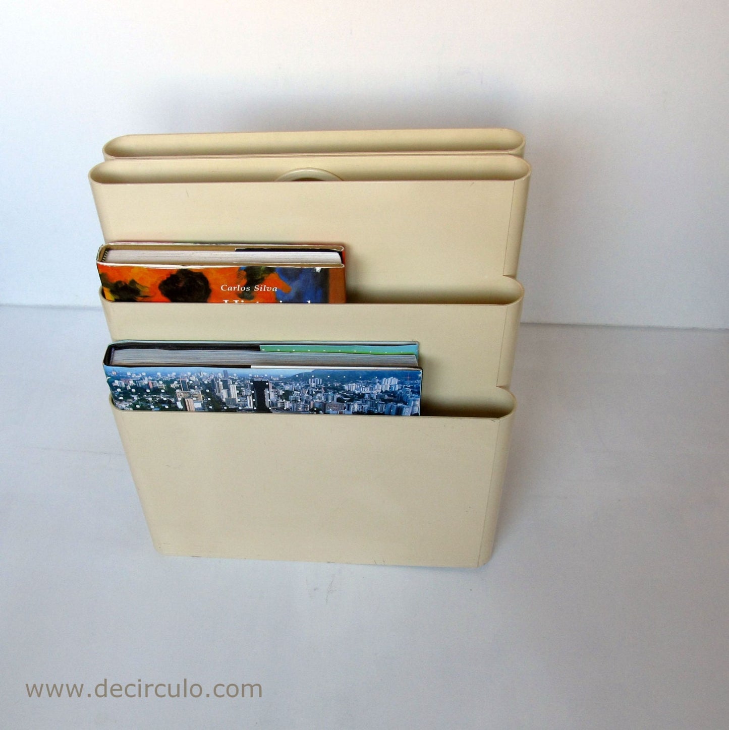 Kartell Giotto Stoppino Gran estante para revistas o periódicos vintage blanco de los años 70