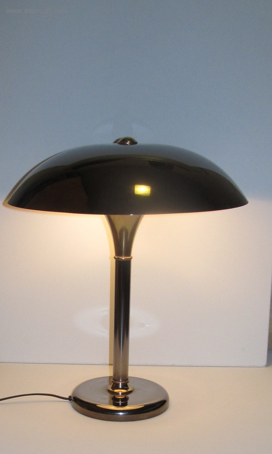 Prachtige Franse tafellamp met metalen kap uit de jaren 80