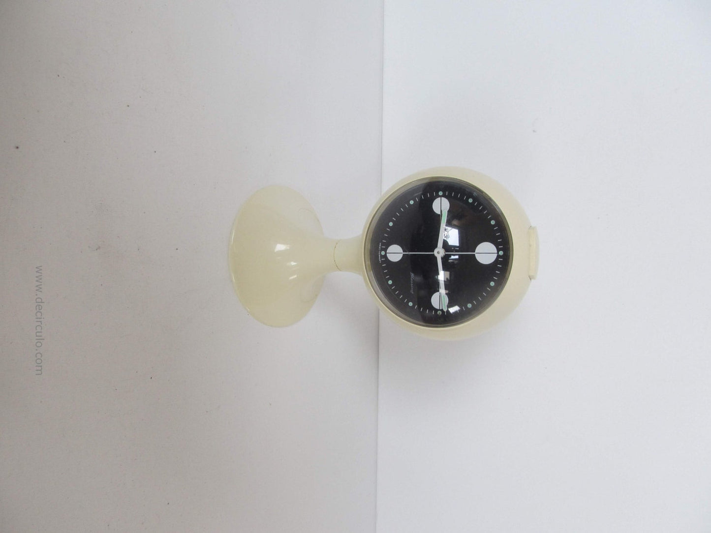 Blessing alarm clock, white pedestal tulip shape, made in Germany. Space age era, made of plastic from the early 1970S