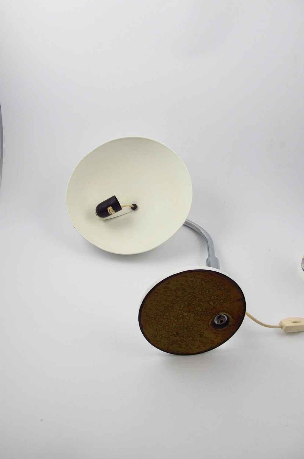 Lámpara de escritorio Hala Modelo 144 diseñada por Busquet, famosa lámpara de mesa de diseño de los Países Bajos