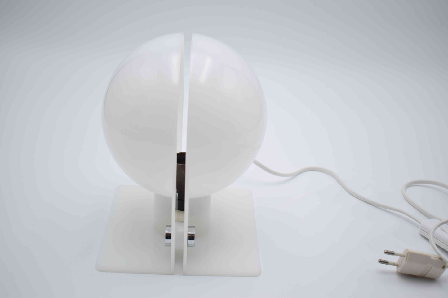 panton, eames, colani, guzzini, poulsen, artemide, Italian design, bedroom, space age, retro light, bedlight, lighting lamps, bed side lamp