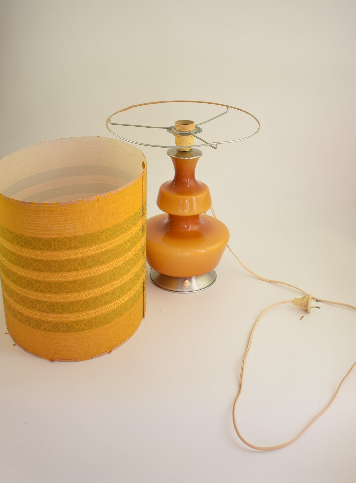 holmegaard de rupel yellow tablelamp vintage ikea tiffany lamp Georges Briard riedel glass FontanaArte Iittala Stilnovo kosta boda murano glass dolce gabanna richmond short