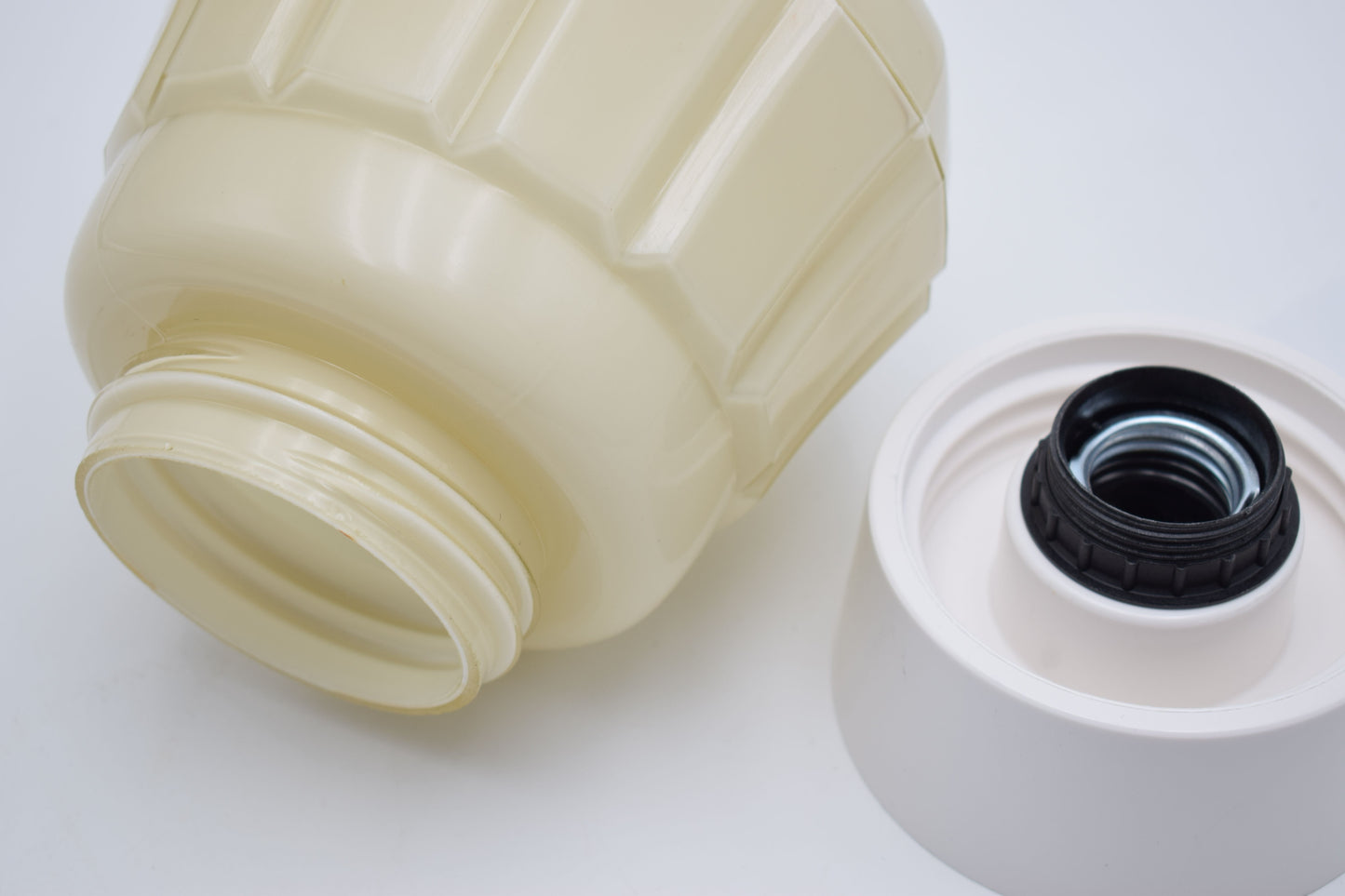 thabur lamp, art deco nouveau, french deco lamp, dutch glass, René Lalique, Le Corbusier, Jean Dunand, Sonia Delaunay, Chrysler new york, bauhaus, toilet light, The Great Gatsby