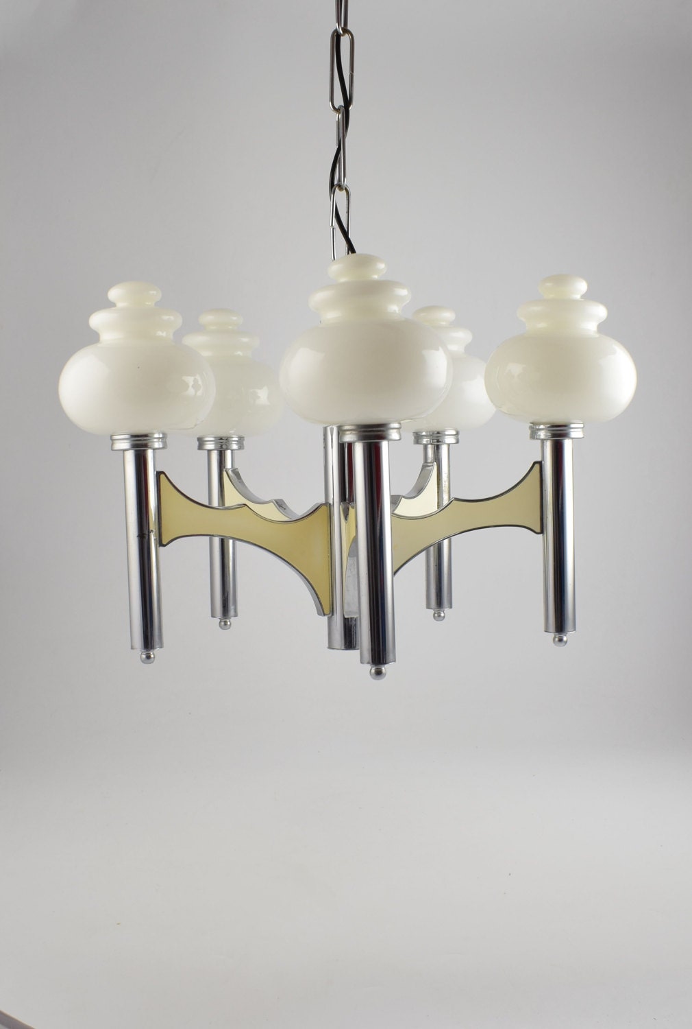 Sciolari pendant lamp, large Italian five arm regency chandelier in chrome and white glass