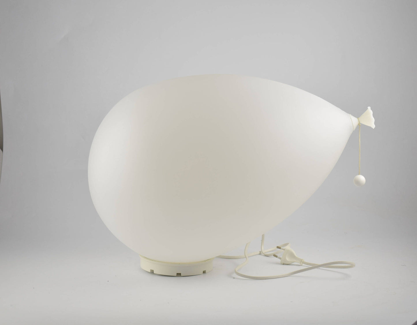 white design Balloon wall/ceiling light or Table lamp XL version from ik (NOT BILUMEN)
