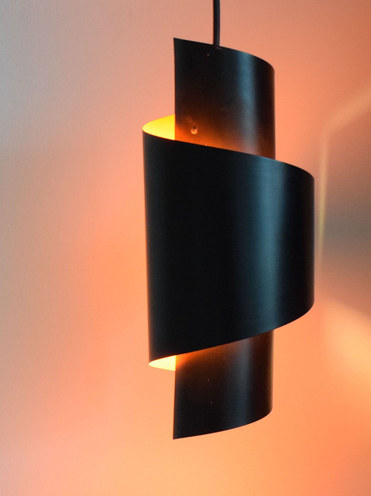LYFA SWIRL by Simon Henningsen black Danish design pendant lamp