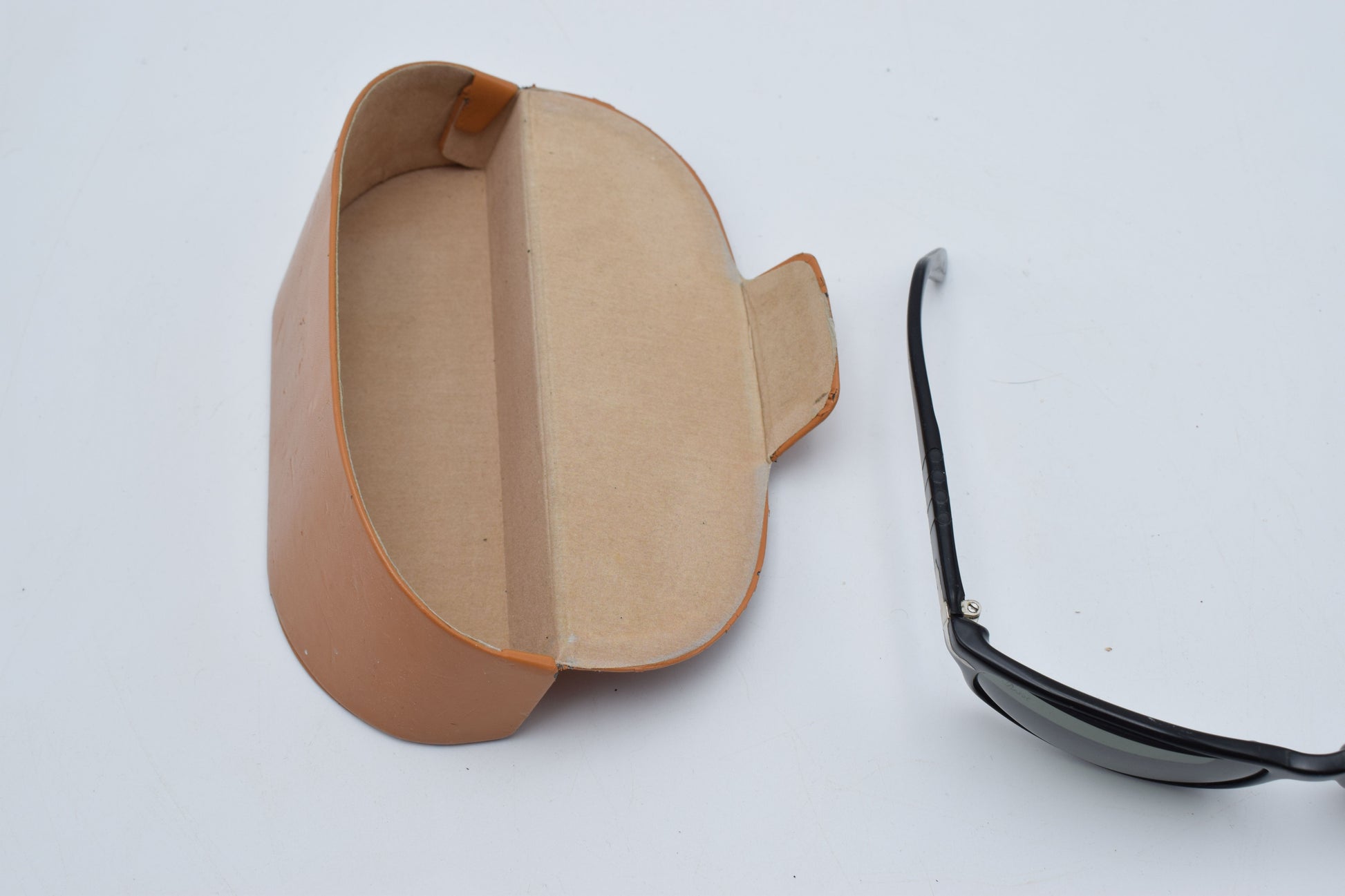 fendi chanel, vintage sunglasses, gucci prada, ray-ban oakley, persol balmain, burberry versace, cartier dior, Yves Saint Laurent, summer woman gift, dolce gabbana, Swarovski Trifari, casino royale, james bond 707