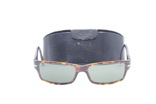 Authentic vintage Persol 2803-S tortoise sunglasses with original case. Made in Italy. Classic designer eyewear in very good vintage condition.