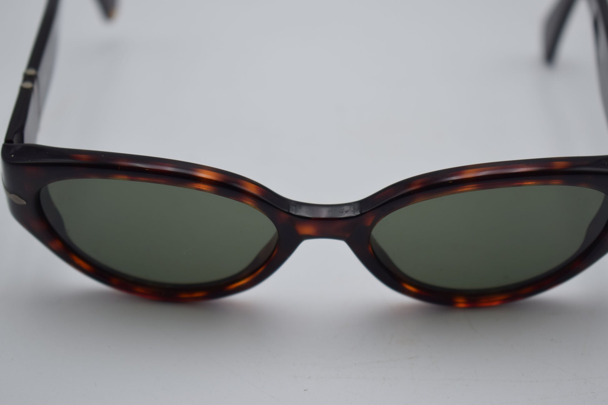 fendi chanel, vintage sunglasses, gucci prada, ray-ban oakley, persol balmain, burberry versace, cartier dior, Yves Saint Laurent, Miu Miu ysl, summer woman gift, dolce gabbana, Swarovski Trifari, Guerlain revlon