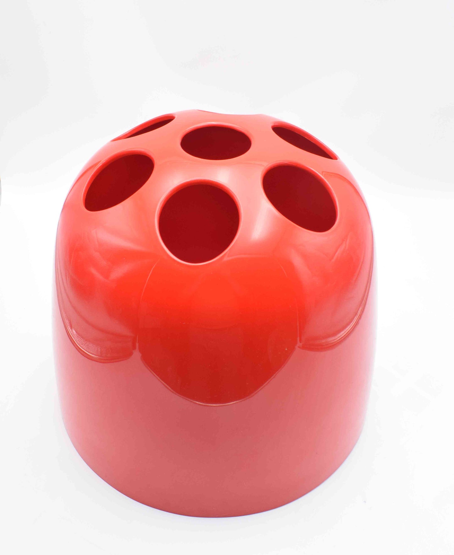 artemide, gismondi, italian design, kartell, colombo, retro, panton, space age, hall, eames, Black, james bond, decirculo