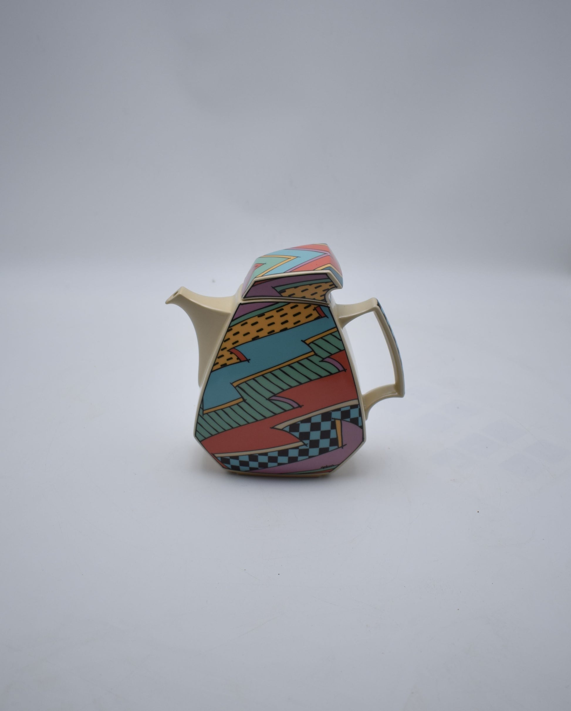 memphis style, rosenthal ceramics, rosenthal porcelain, vintage plates, flash one rosenthal, 1980s design, vintage kitchenware, Villeroy Boch, design kitchenware, Dorothy Hafner, keith haring, Andy Warhol, popart