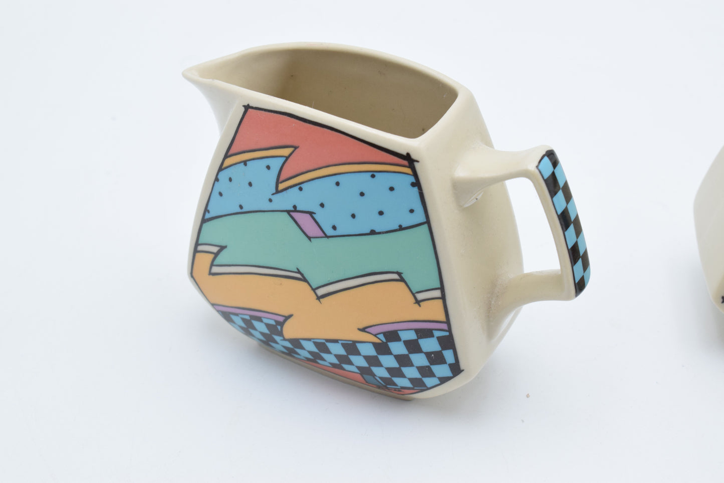 memphis style, graffiti 1980s, rosenthal ceramics, rosenthal porcelain, vintage plates, flash one rosenthal, museum piece, 1980s design, vintage ikea, vintage kitchenware, Villeroy Boch, olive oil dispenser, olive oil bottle