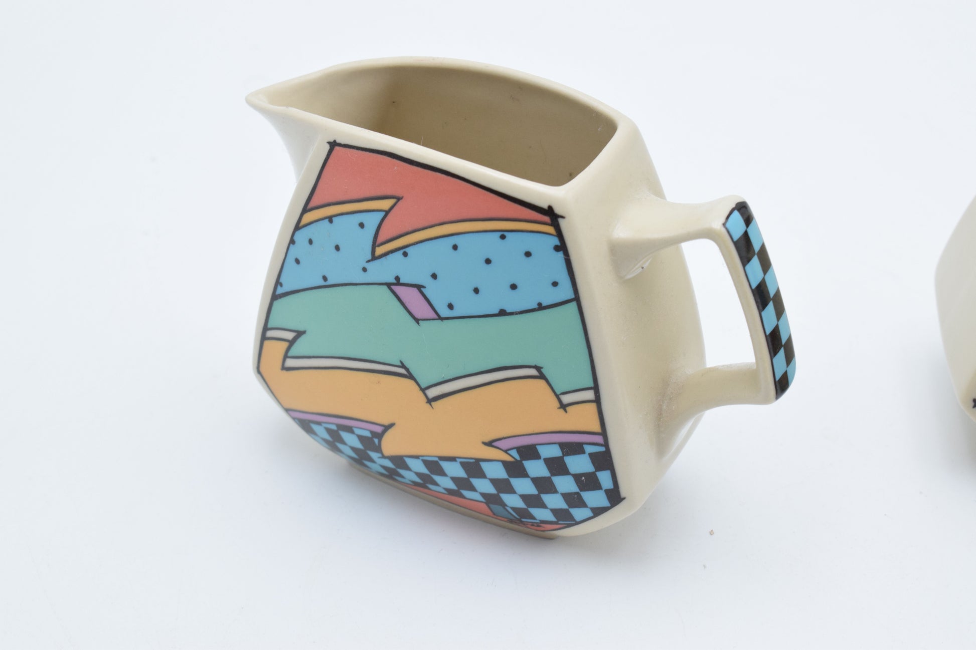 memphis style, graffiti 1980s, rosenthal ceramics, rosenthal porcelain, vintage plates, flash one rosenthal, museum piece, 1980s design, vintage ikea, vintage kitchenware, Villeroy Boch, olive oil dispenser, olive oil bottle