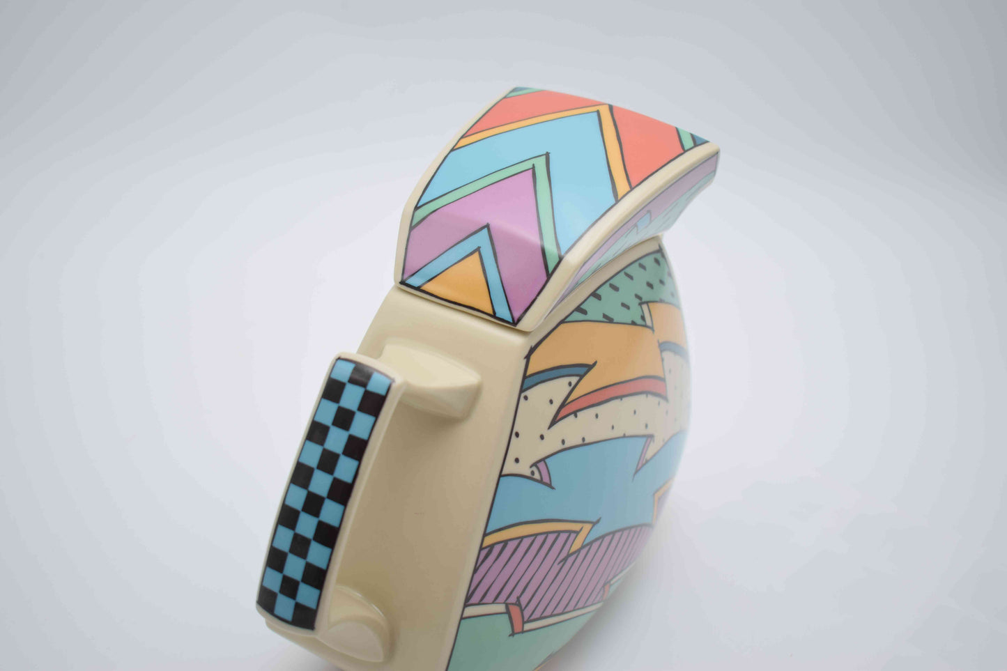 memphis style, graffiti 1980s, rosenthal ceramics, rosenthal porcelain, vintage plates, flash one rosenthal, museum piece, 1980s design, vintage ikea, vintage kitchenware, Villeroy Boch, design kitchenware