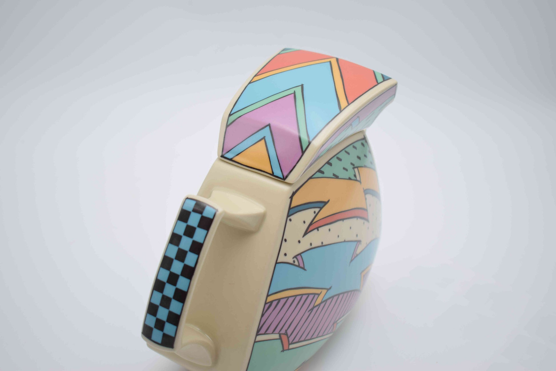 memphis style, graffiti 1980s, rosenthal ceramics, rosenthal porcelain, vintage plates, flash one rosenthal, museum piece, 1980s design, vintage ikea, vintage kitchenware, Villeroy Boch, design kitchenware