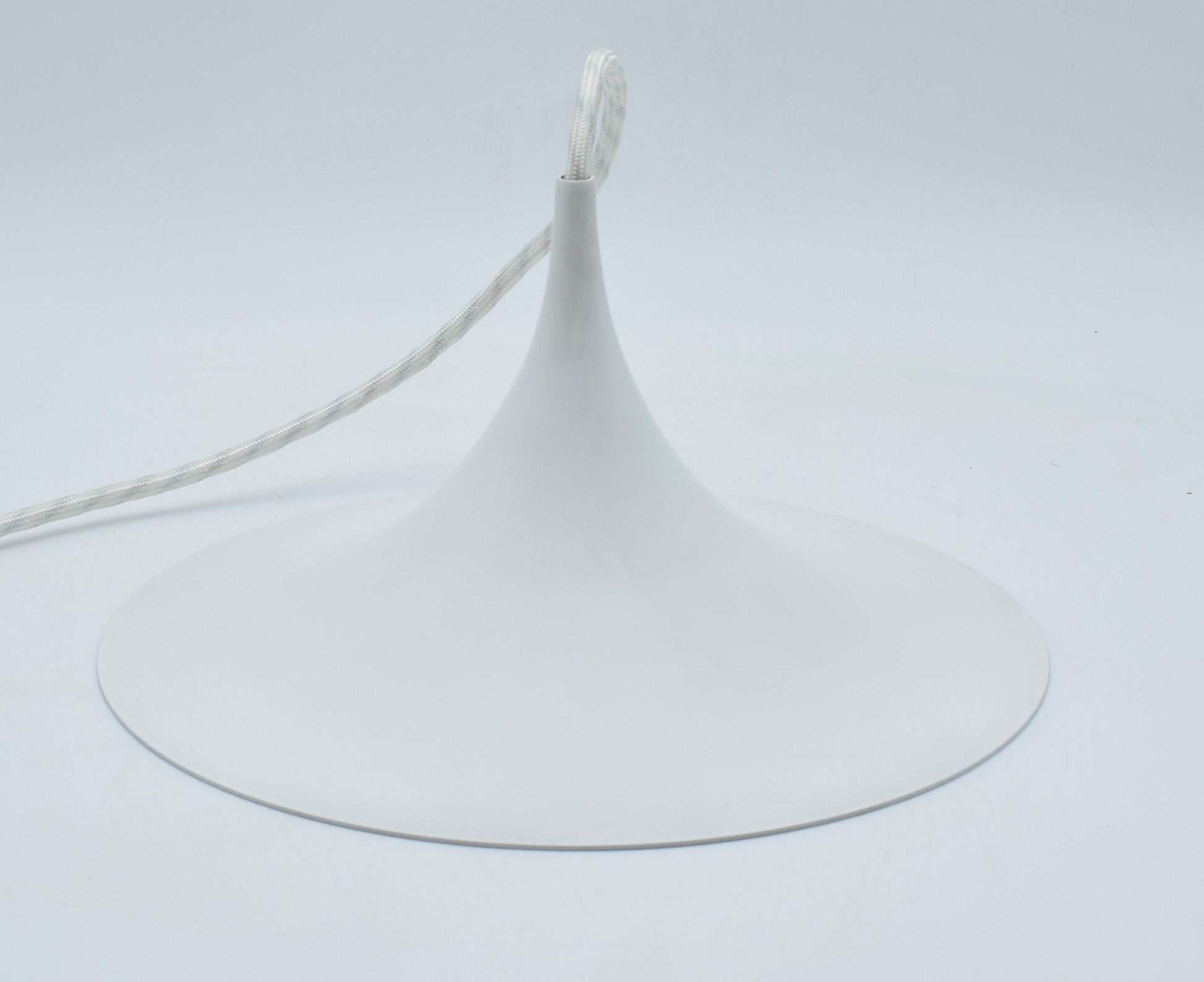 Semi fog morup, Bonderup Thorup, Danish designlamp, Scandinavian design, minimalism, moma new york, midmod sixties, happy days, white lamp, diningroom light, minimalist light, kitchen light, vitra miller