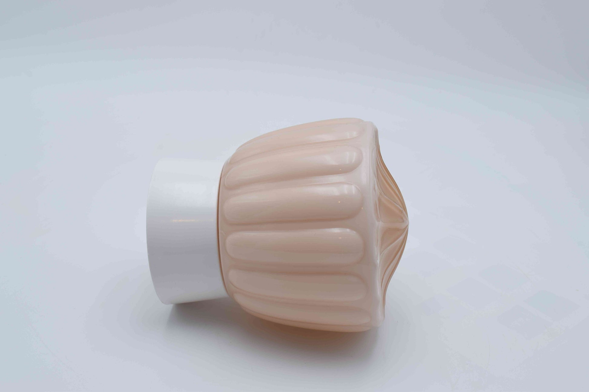 thabur lamp, art deco nouveau, french deco lamp, dutch glass, René Lalique, Le Corbusier, Jean Dunand, Sonia Delaunay, Chrysler new york, bauhaus, toilet light, The Great Gatsby, chic bathroom lamp