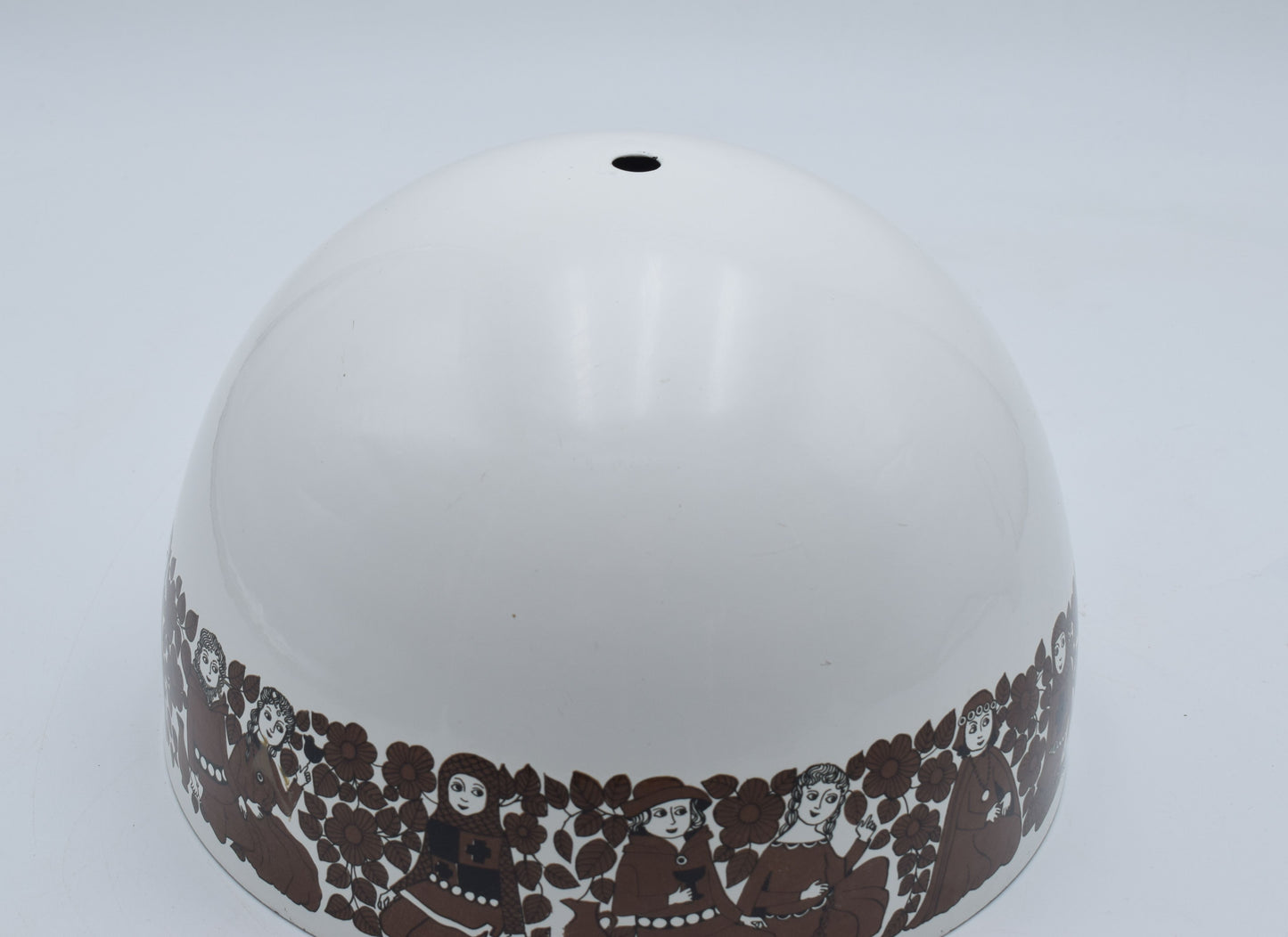 fog morup, enamel lamp, pendant light, franck arabia, louis poulsen, industrial lamp, verner panton, lyfa lyskaer, hala raak, holmegaard, jo Hammerborg, kitchen lamp, harry potter