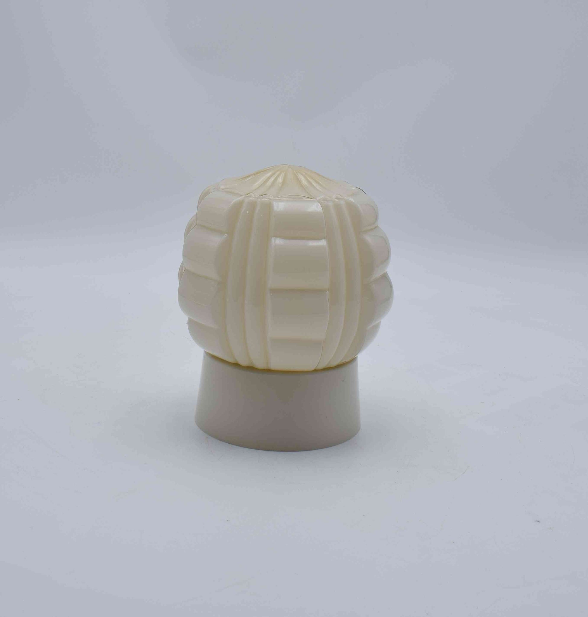 thabur lamp, art deco nouveau, french deco lamp, René Lalique, Le Corbusier, Chrysler new york, bauhaus, toilet light, toilet lamp, hallway lamp, ceiling lamp, bathroom lamp, leerdam glass