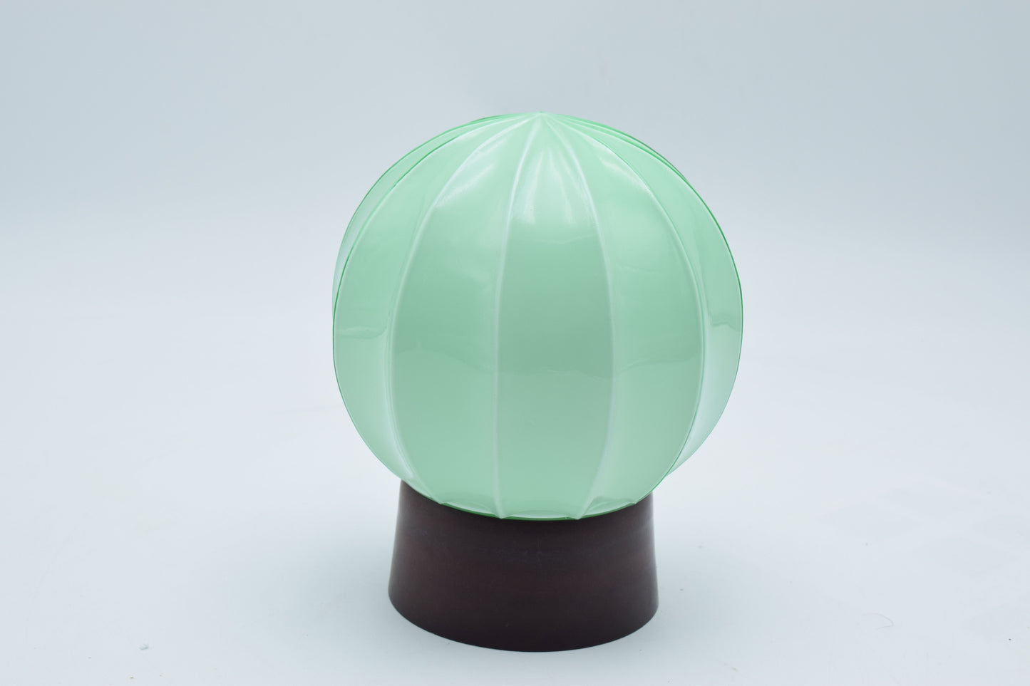 thabur lamp, art deco nouveau, french deco lamp, René Lalique, Jean Dunand, Sonia Delaunay, Chrysler new york, bauhaus, toilet light, titanic lamp, tiffany lamp, bathroom lamp, vintage ceiling lamp