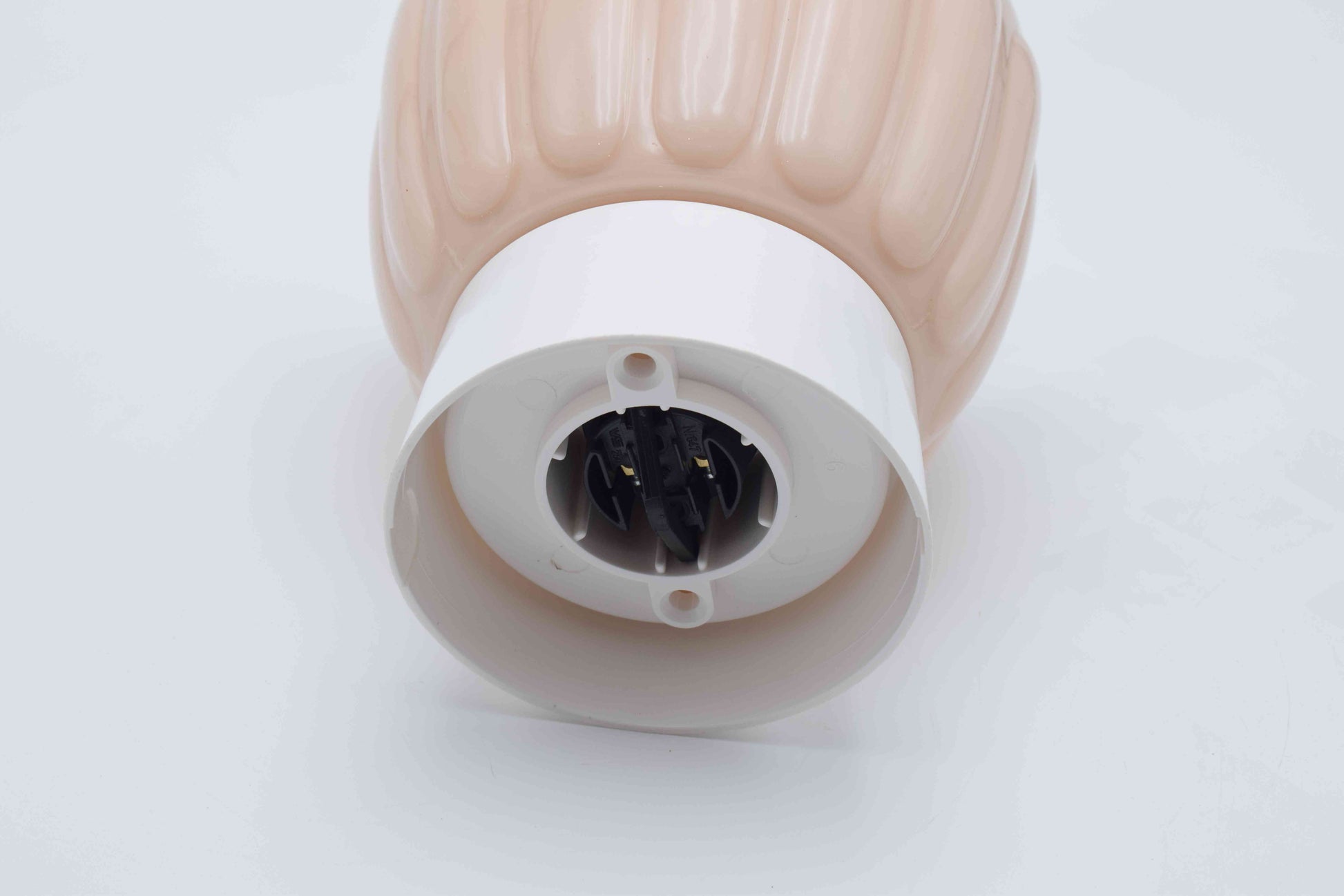 thabur lamp, art deco nouveau, french deco lamp, dutch glass, René Lalique, Le Corbusier, Jean Dunand, Sonia Delaunay, Chrysler new york, bauhaus, toilet light, The Great Gatsby, chic bathroom lamp