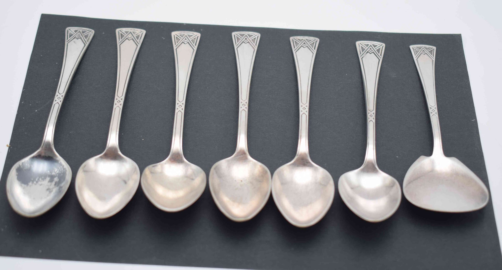 art deco, art nouveau, tea spoon 1930s, cake forks 1920s, Celtic Knot Teaspoon, René Lalique, Le Corbusier, Jugendstil cutlery, Epstein Brothers, Art Deco Interior, Cilquin gero, gispen coffee tea, art deco kitchen
