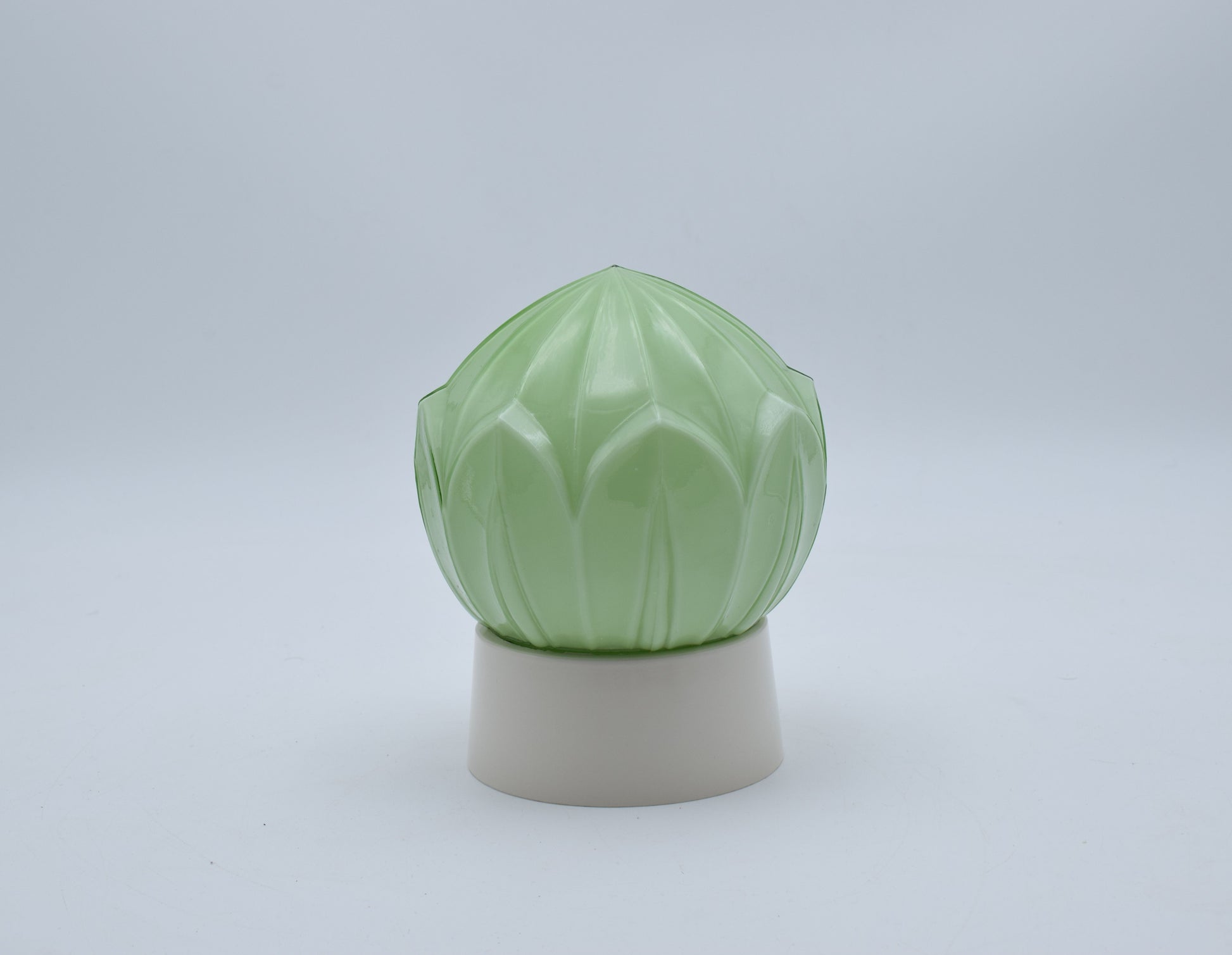thabur lamp, art deco nouveau, french deco lamp, dutch glass, René Lalique, Le Corbusier, Jean Dunand, Chrysler new york, bauhaus, toilet light, vintage home decor, midcentury lamp, 1920s 1930s lamp