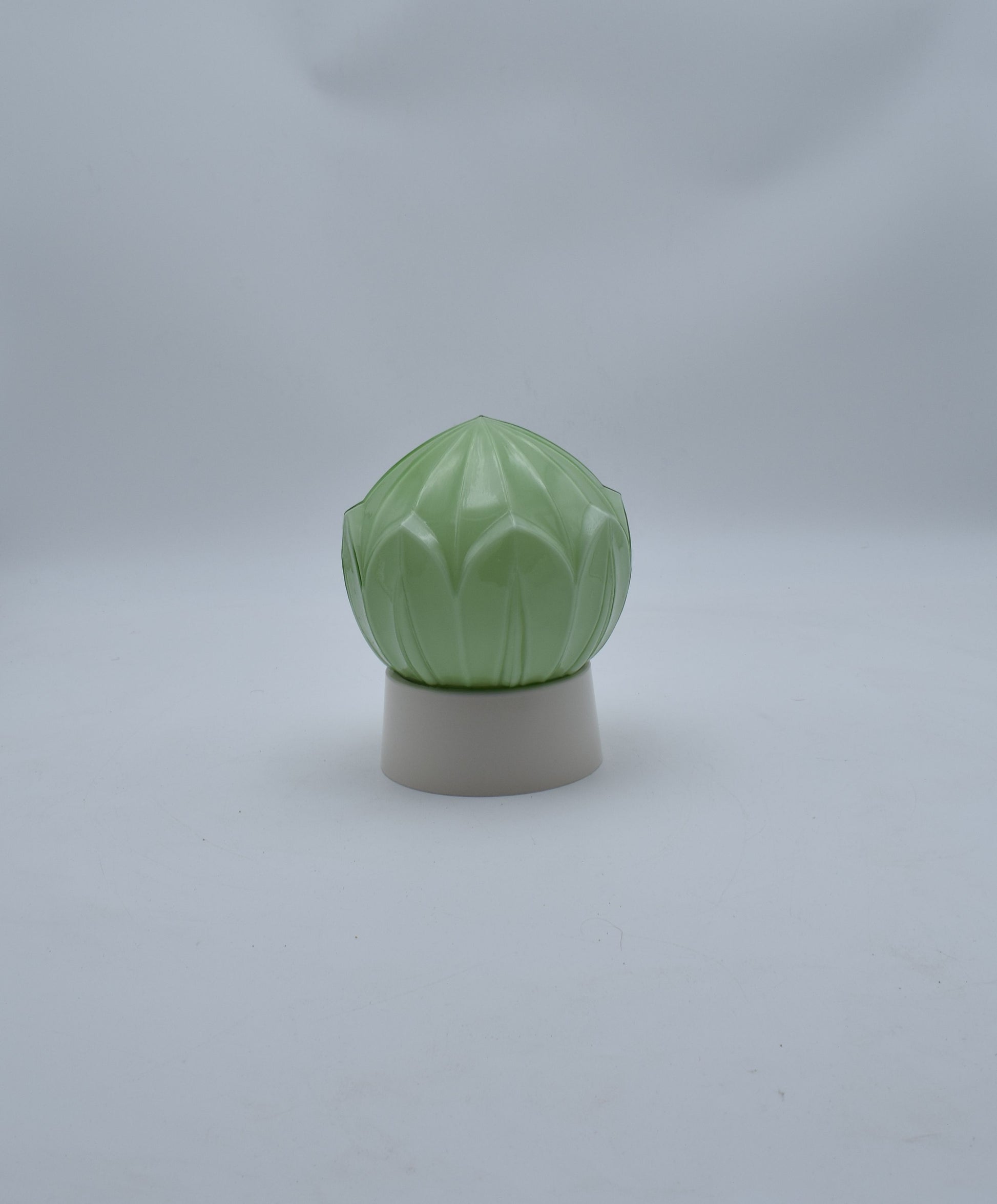 thabur lamp, art deco nouveau, french deco lamp, dutch glass, René Lalique, Le Corbusier, Jean Dunand, Chrysler new york, bauhaus, toilet light, vintage home decor, midcentury lamp, 1920s 1930s lamp