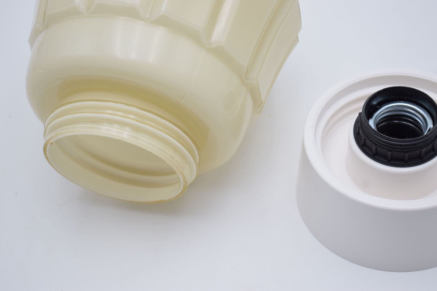 thabur lamp, art deco nouveau, french deco lamp, dutch glass, René Lalique, Le Corbusier, Jean Dunand, Sonia Delaunay, Chrysler new york, bauhaus, toilet light, The Great Gatsby