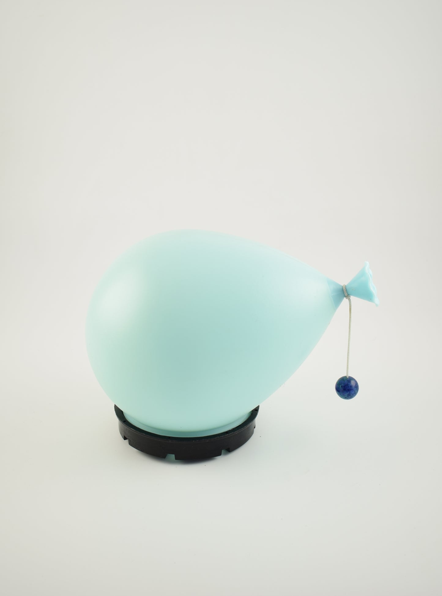 Tafel- of wandballonlamp ontworpen door Yves Christin voor bilumen, kleinste versie