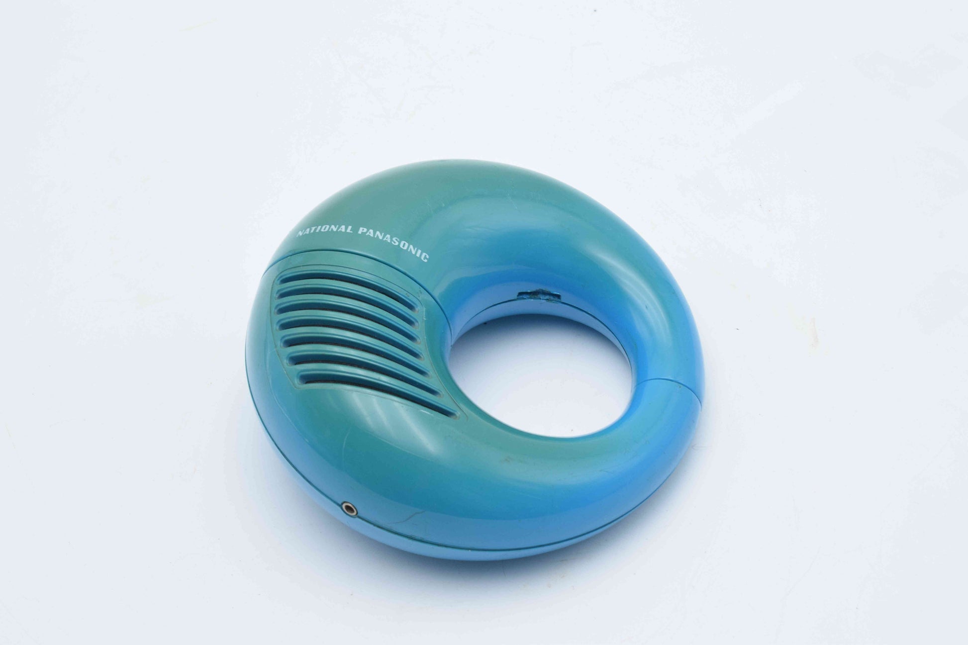 Red radio panasonic, toot a loop, red retro radio, panapet, japan radio, design radio, walkman, mp3 player, iphone, verner panton era, space age radio, special gift, national panasonic