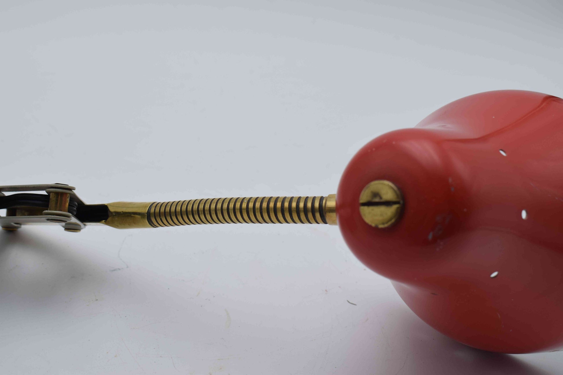 hala busquet, industrial sconces, colorfull wall lamp, pinocchio wall light, sciolari jielde, dutch design, scandinavian design, ikea fog morup, poulsen panton, dijkstra raak flos, stilnovo hillebrand, mid century modern, red sconce