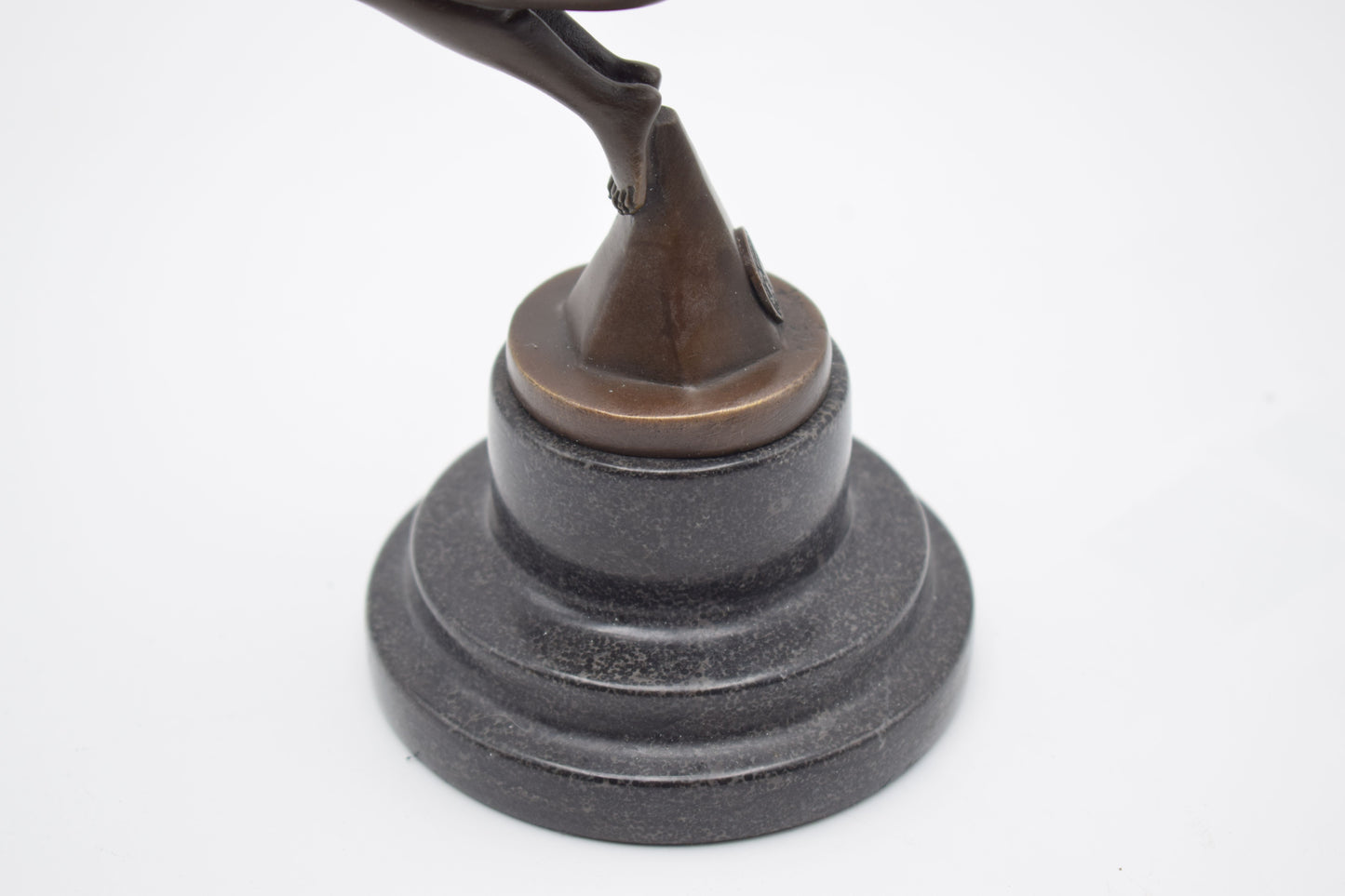 Bronze statue, car mascot, art deco statue, Egyptian god, M Bonnot, Mascotte automobiles, Michel Legrand, Jeff Koons, René Lalique, Max Le Verrier, Demétre Chiparus, clasic statue, car memorabilia