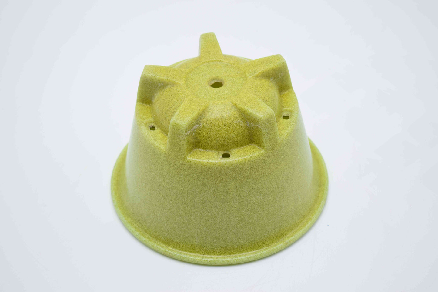 ad copier, cactus pot, flower pot, ceramic glass design, leerdam glass, 1950s graniver, art deco vase, presed glass, René Lalique, Dale Chihuly, Iittala glass, unica series, green yellow vase