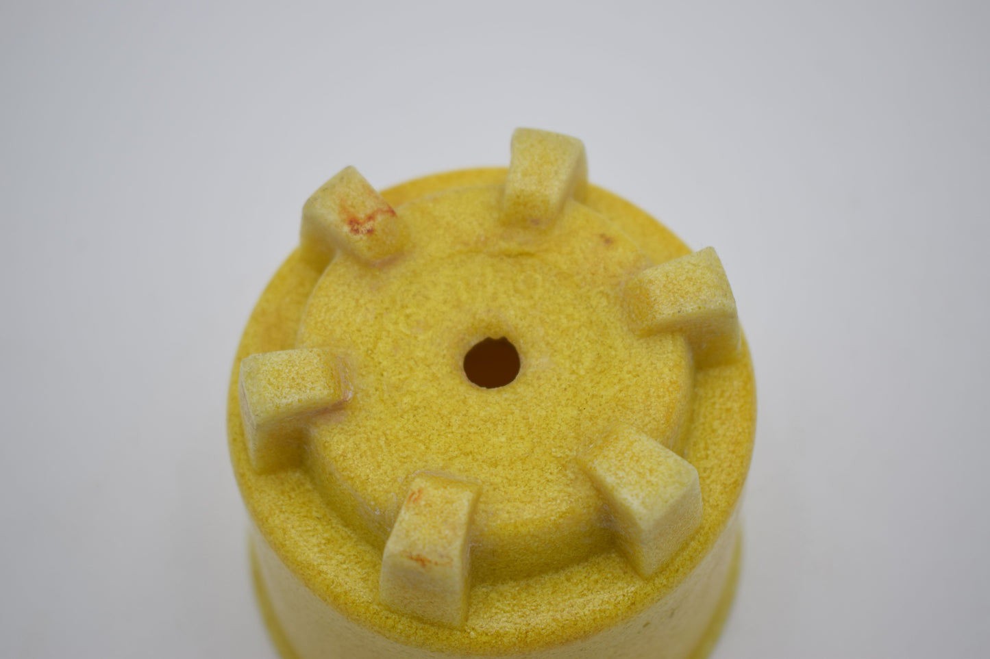 ad copier, cactus pot, flower pot, ceramic glass design, leerdam glass, 1950s graniver, art deco vase, presed glass, René Lalique, Dale Chihuly, Iittala glass, unica series, green yellow vase