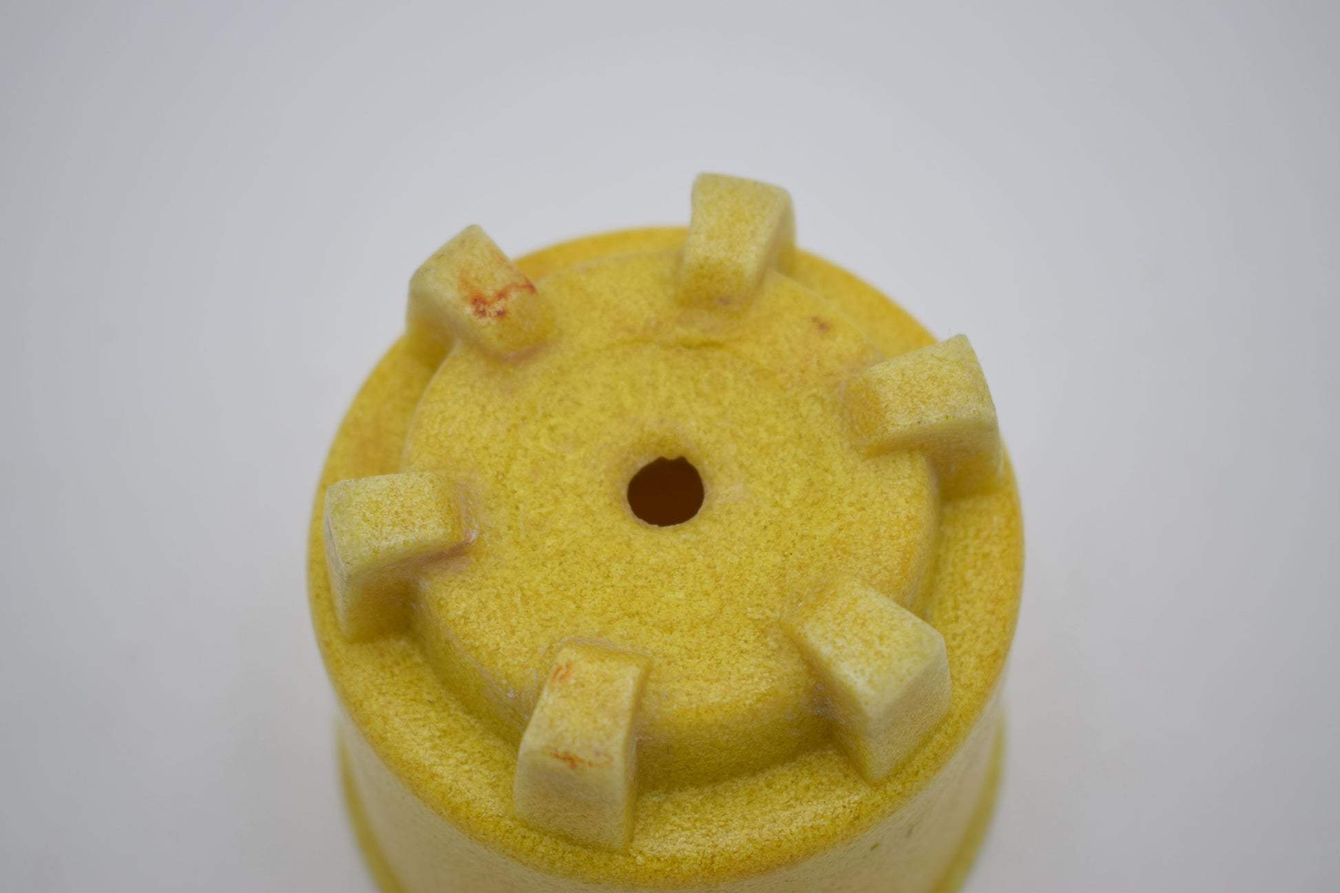ad copier, cactus pot, flower pot, ceramic glass design, leerdam glass, 1950s graniver, art deco vase, presed glass, René Lalique, Dale Chihuly, Iittala glass, unica series, green yellow vase