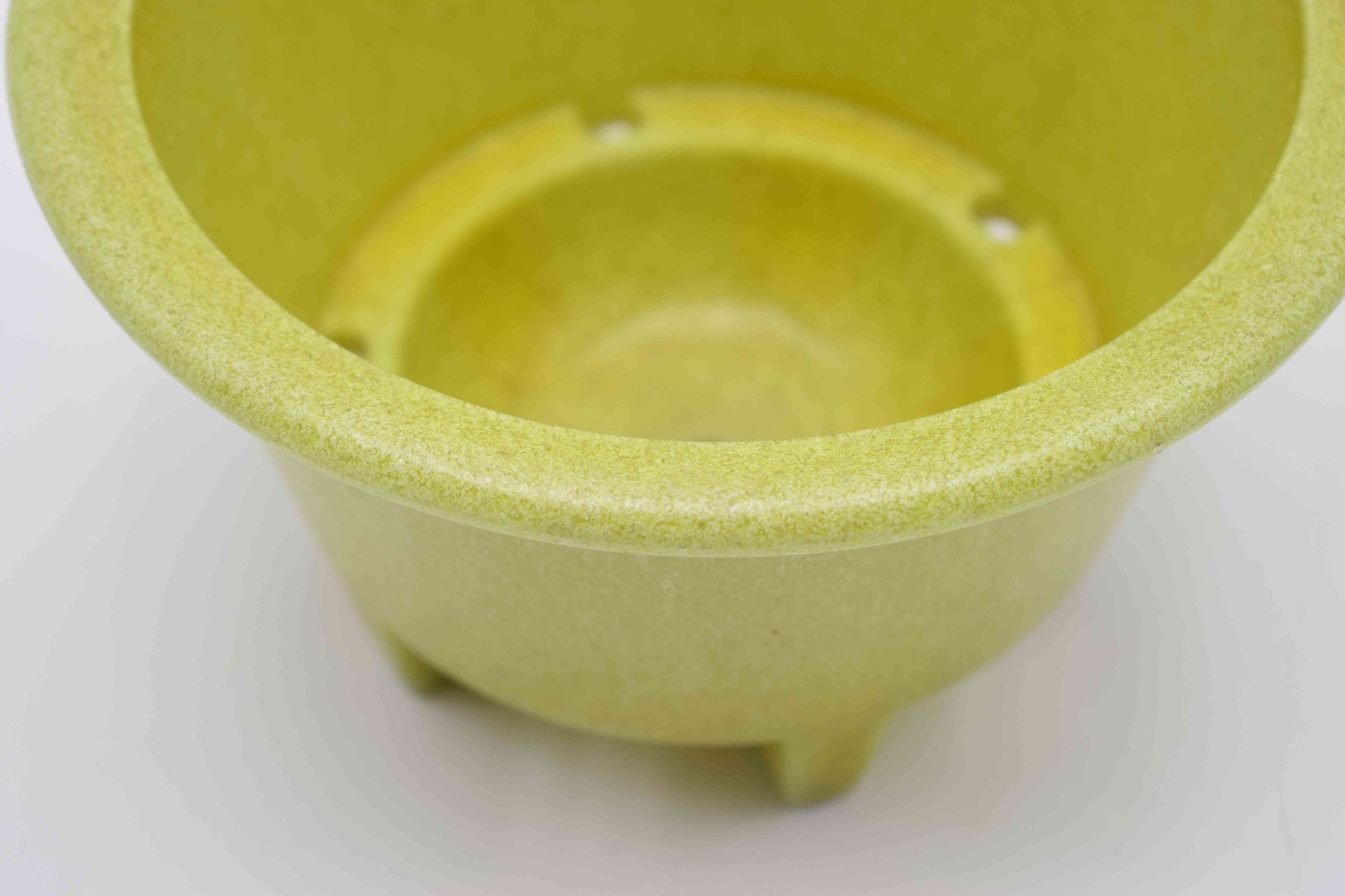 ad copier, cactus pot, flower pot, ceramic glass design, leerdam glass, 1950s graniver, art deco vase, presed glass, René Lalique, Dale Chihuly, Iittala glass, unica series, green yellow vase