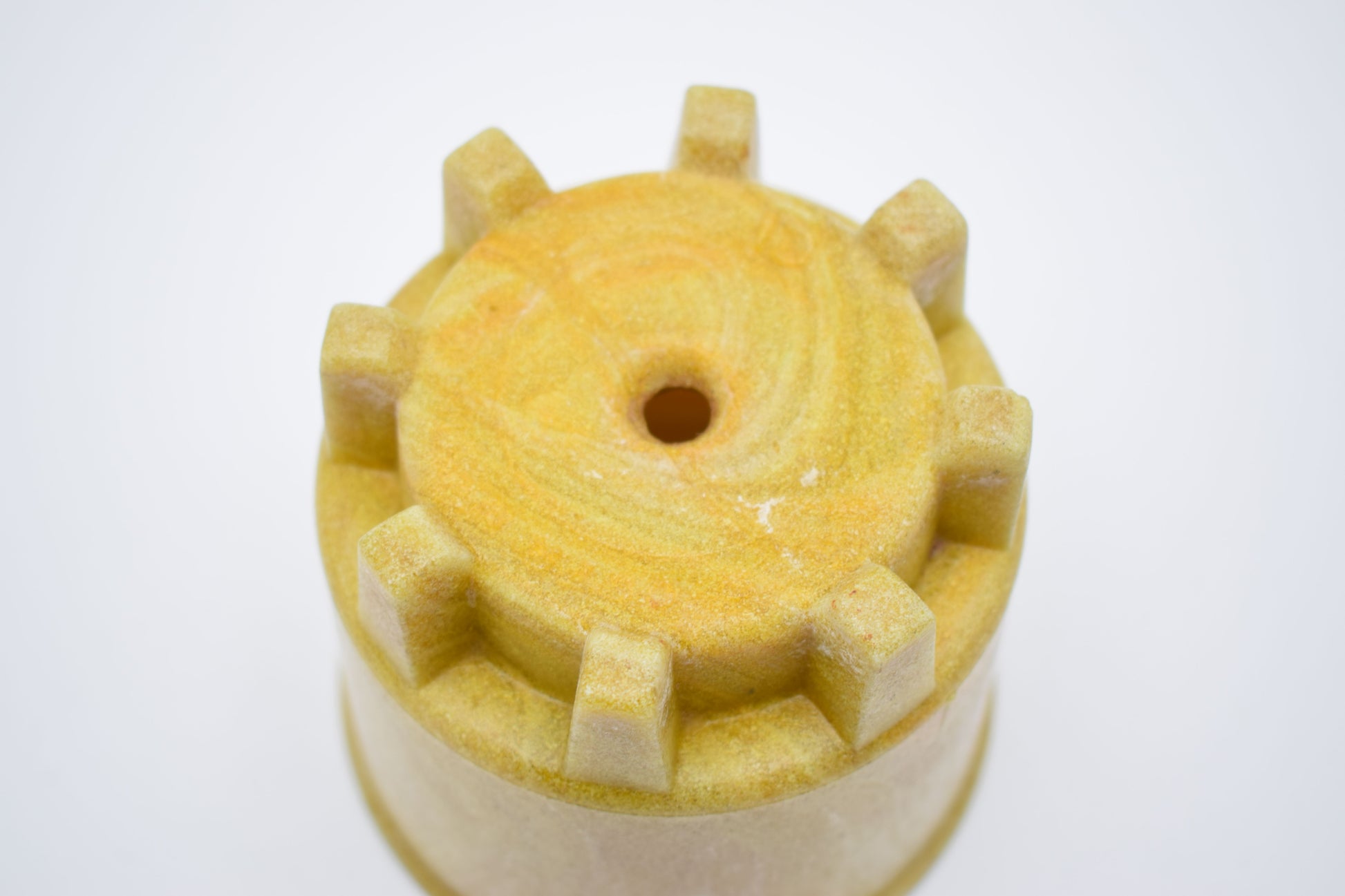 ad copier, cactus pot, flower pot, ceramic glass design, leerdam glass, 1950s graniver, art deco vase, presed glass, René Lalique, Dale Chihuly, Iittala glass, unica series, green yellow vase